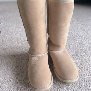 Brand new, never worn Uggs.